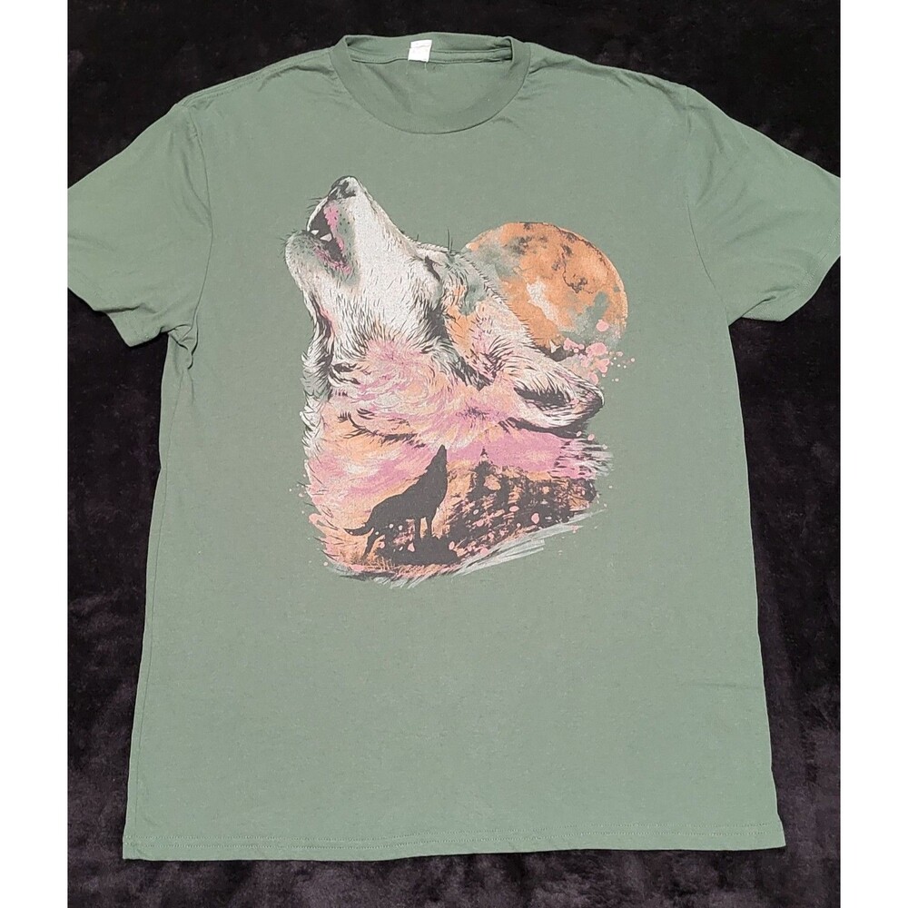 Wolf Howling at Moon Graphic T-Shirt Olive Green Nature Tee Short Sleeve Mens L
